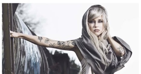 www.reneeruin.com: Who's that Girl? - Sara Fabel