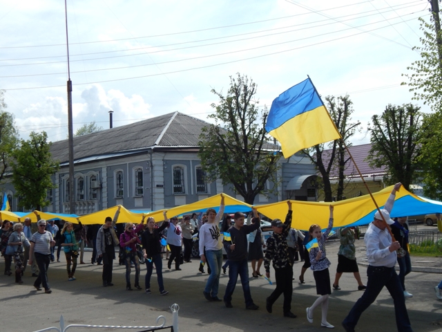 В Старобельске прошел марш за Единую Украину