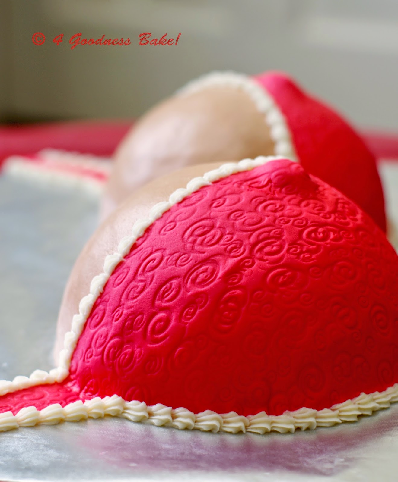 4 goodness bake! Breast and Bra Cake )))