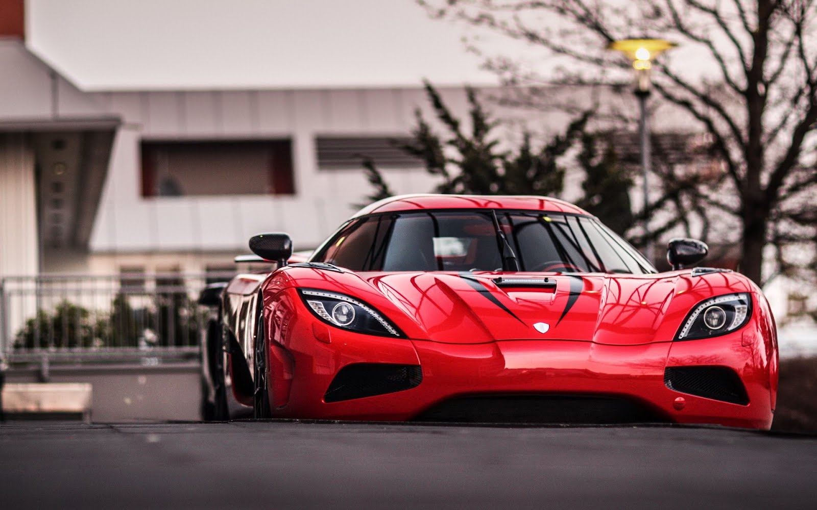 http://3.bp.blogspot.com/-l7E1yzSDutY/T8bpctsEweI/AAAAAAAAHb8/r-YnDKI1yJw/s1600/koenigsegg-agera-r-wallpaper-1920x1200.jpg
