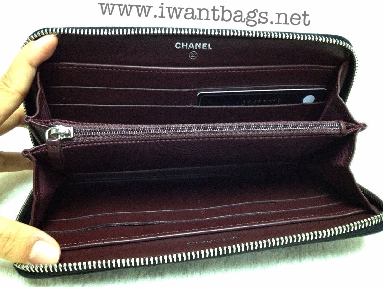 CHANEL Classic Quilted Zip Around Wallet Black