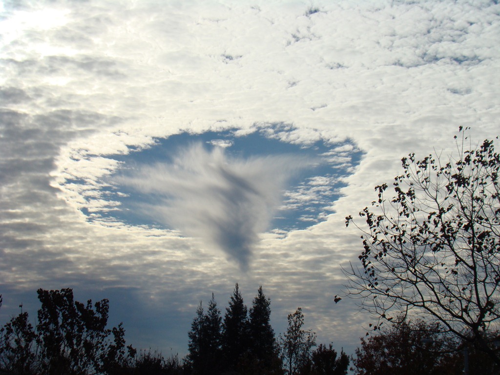 Clouds 101 Fallstreak Hole/ Punch Hole Cloud Simply Selma