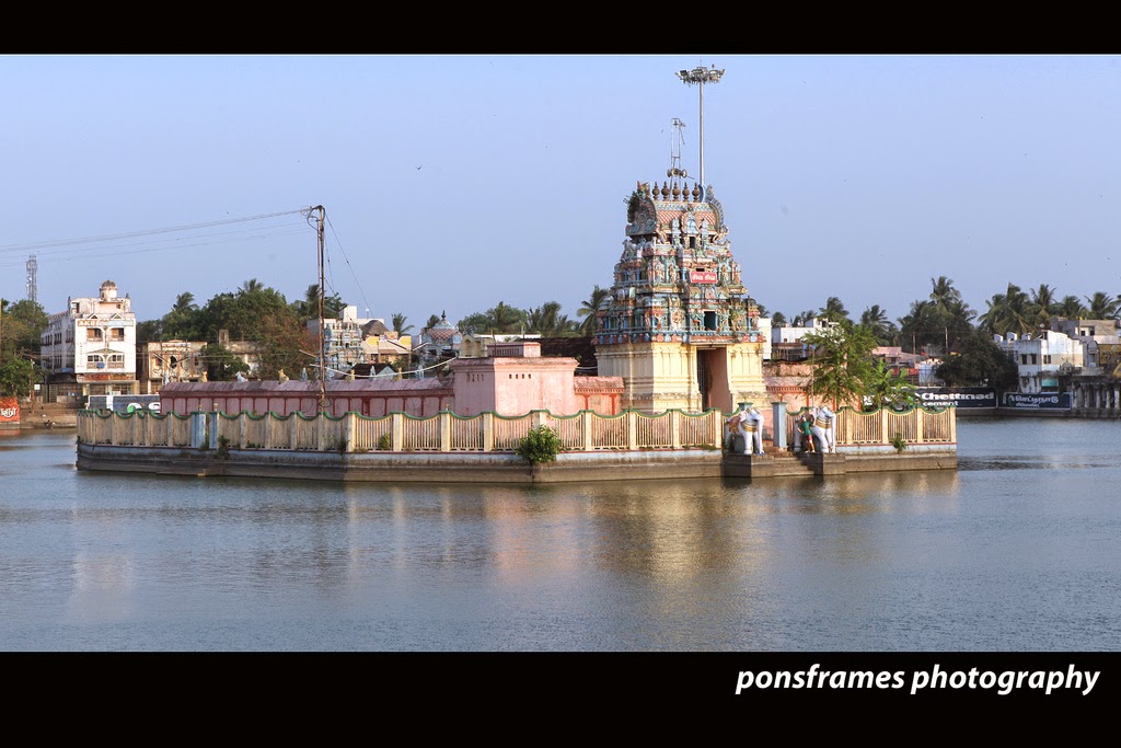 Kamalalayam, Thiruvarur, TN is one of the largest Hindu temple tanks in