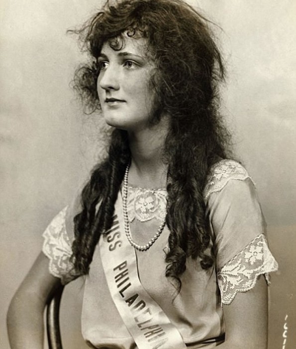 Fascinating Historical Picture of Ruth Malcomson in 1924 