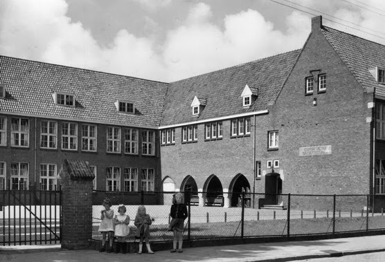 R.K. H.Hartschool aan de Galgenweg te Beverwijk