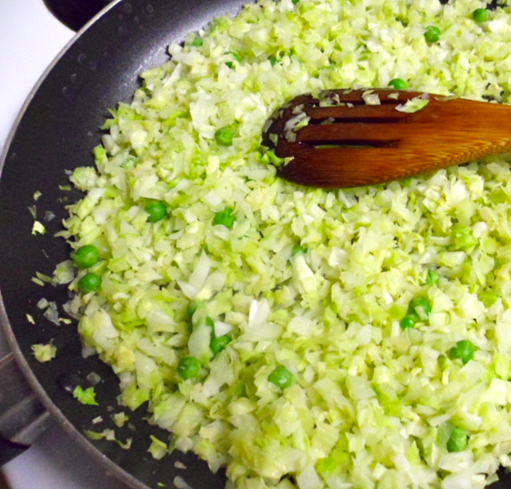 SASI'S KITCHEN Cabbage curry