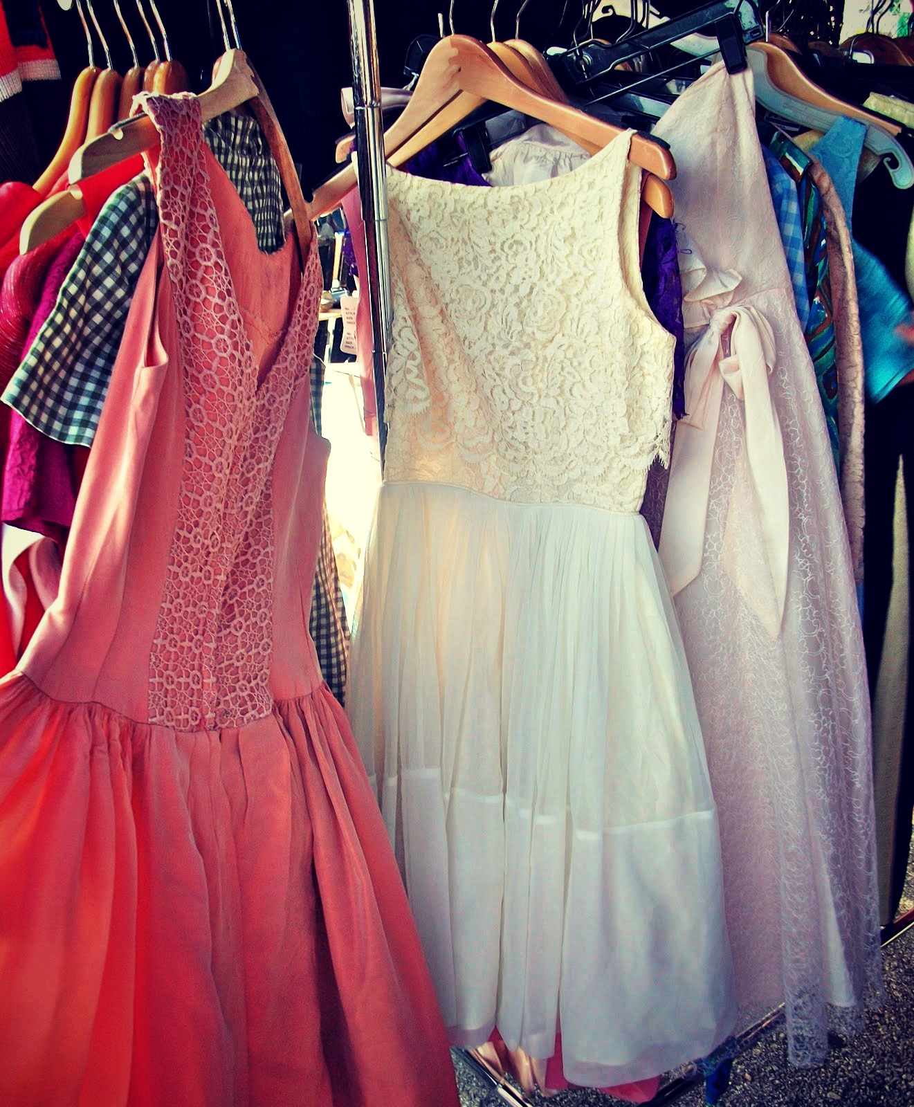 Trash To Couture S Tips For Thrifting The Key Is Looking For Right Things Skip Trendy Fast Fashion Brands They Re Usually Priced Bout Same As Getting Them New And Will Most Likely