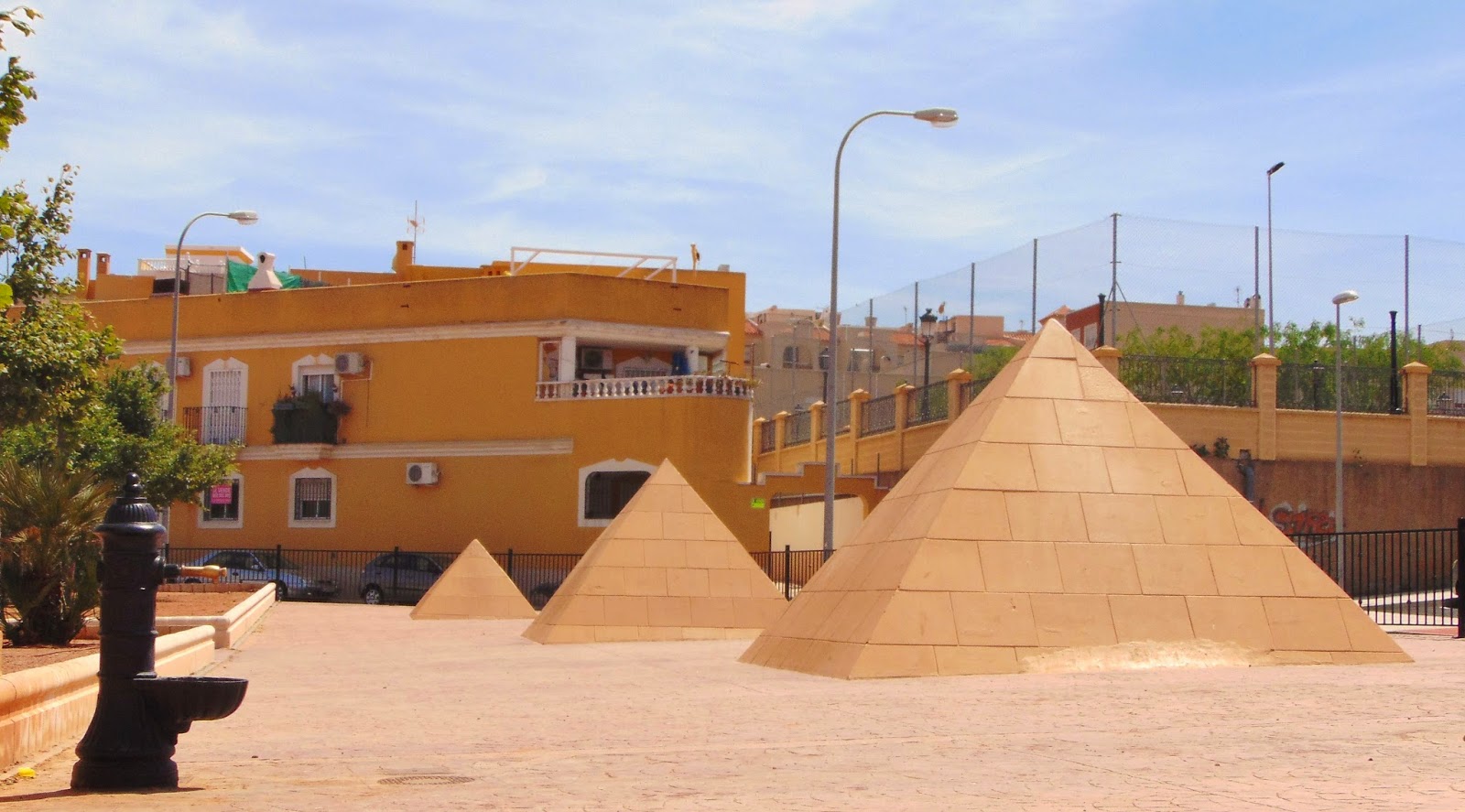 Foto de Parque de las piramides en Huércal de Almería, Almería