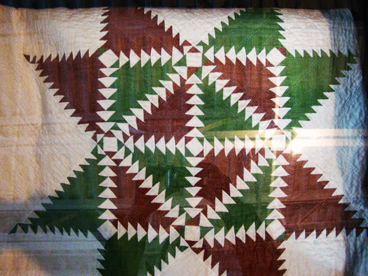 vintage quilt, feathered star, Columbia Gorge Museum