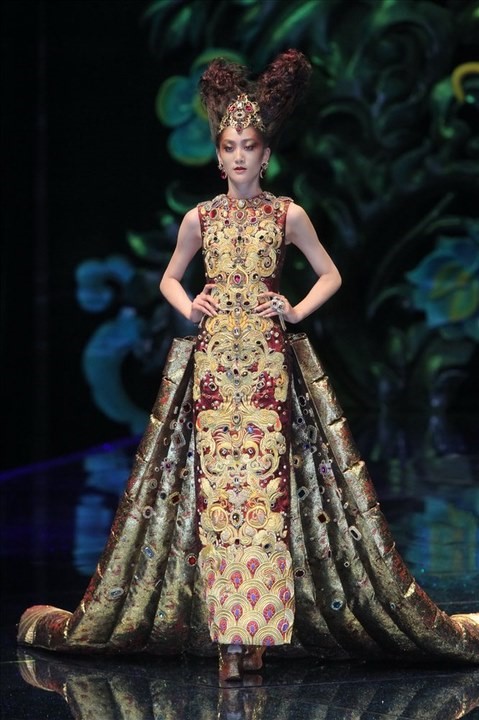 Honey Buy: dragon wedding dresses