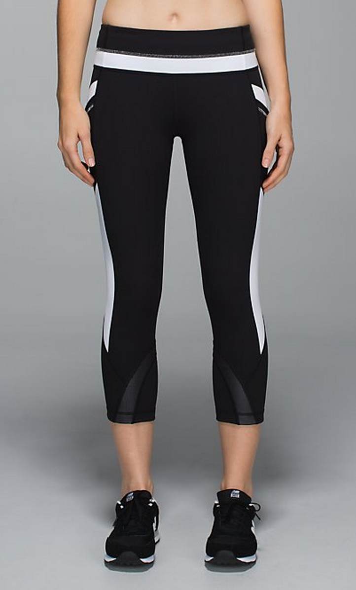 My Superficial Endeavors: Lululemon Reflective Inspire Crops!