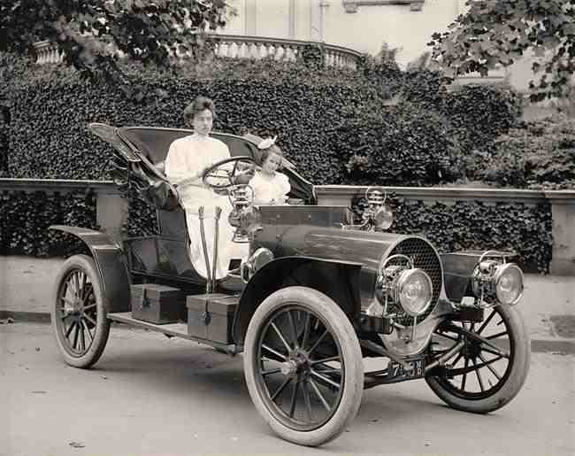 Women And Cars Women in Automotive History