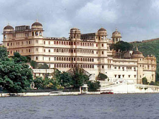 India Travel-Fateh Prakash Palace Museum