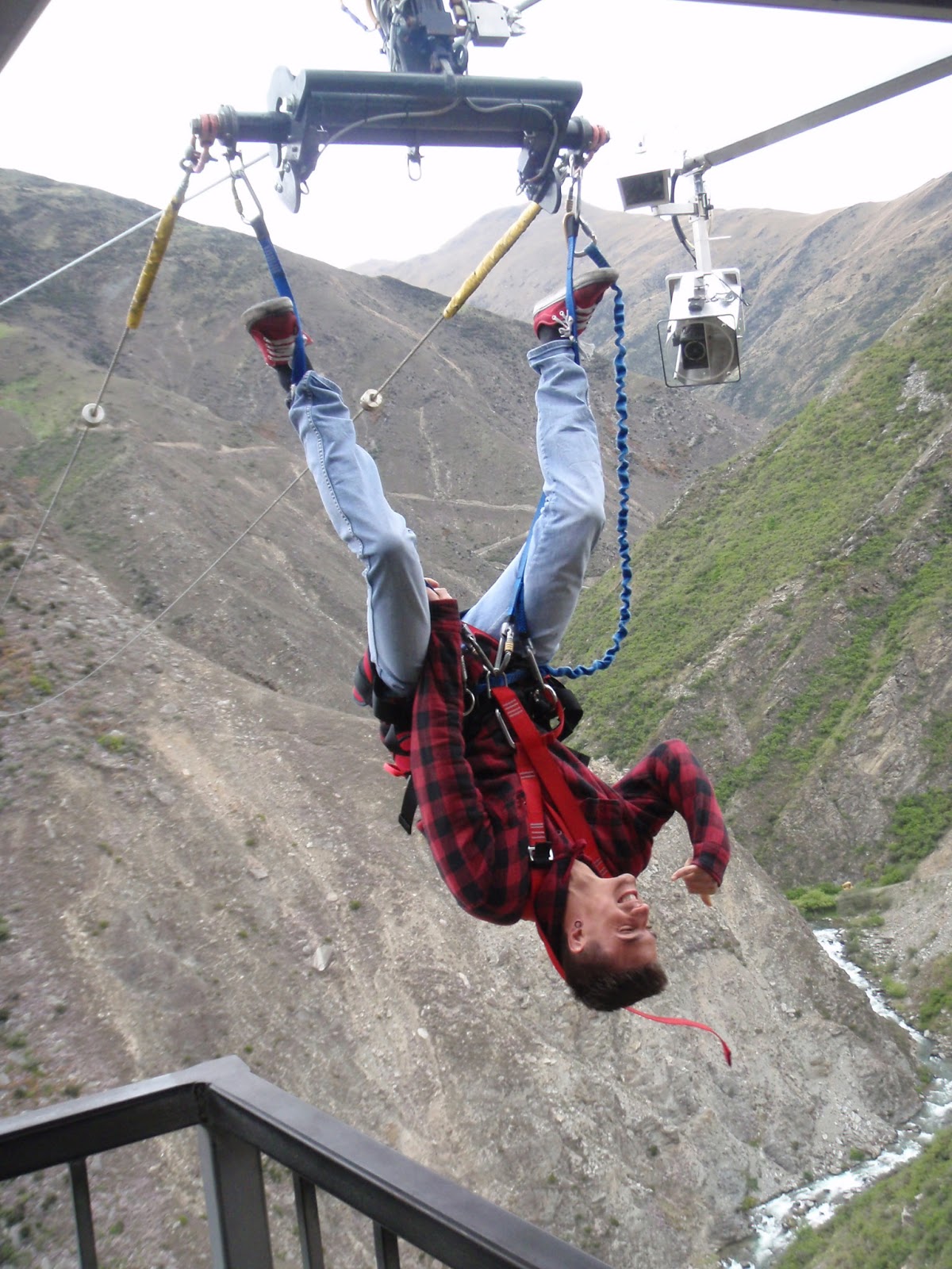 Red Queen Tales 128 Go on the World's Biggest Swing