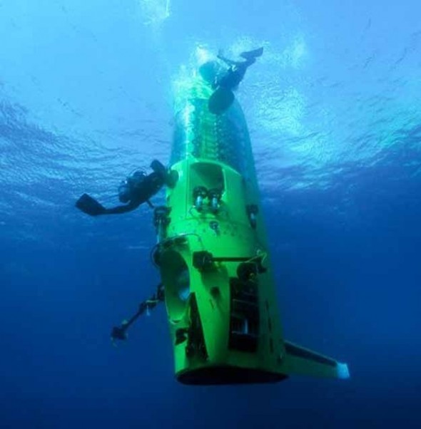 James Careron reached the deepest known Point in the Ocean - 27 Science Fictions That Became Science Facts in 2012