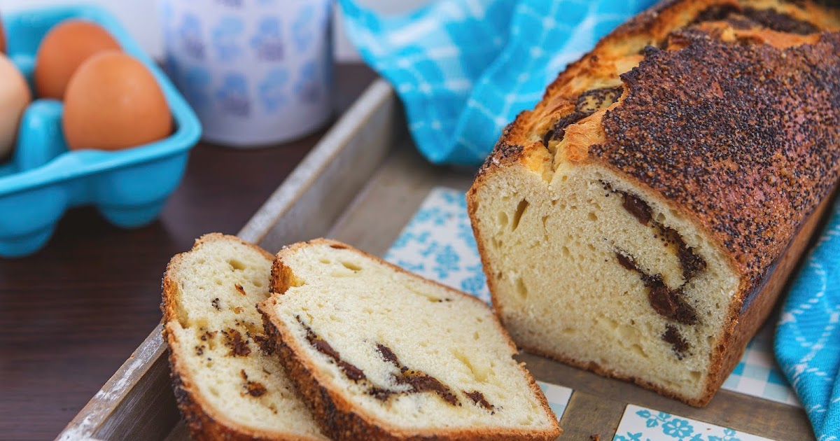 Raisins Poppy Seeds And Malt Whiskey Filling Babka
