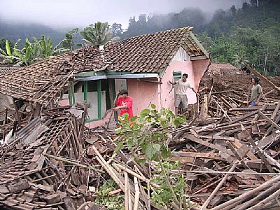 Kliping Bencana Alam di Indonesia
