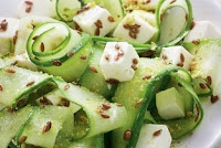 Salada de Pepino, Tofu e Sementes de Linhaça