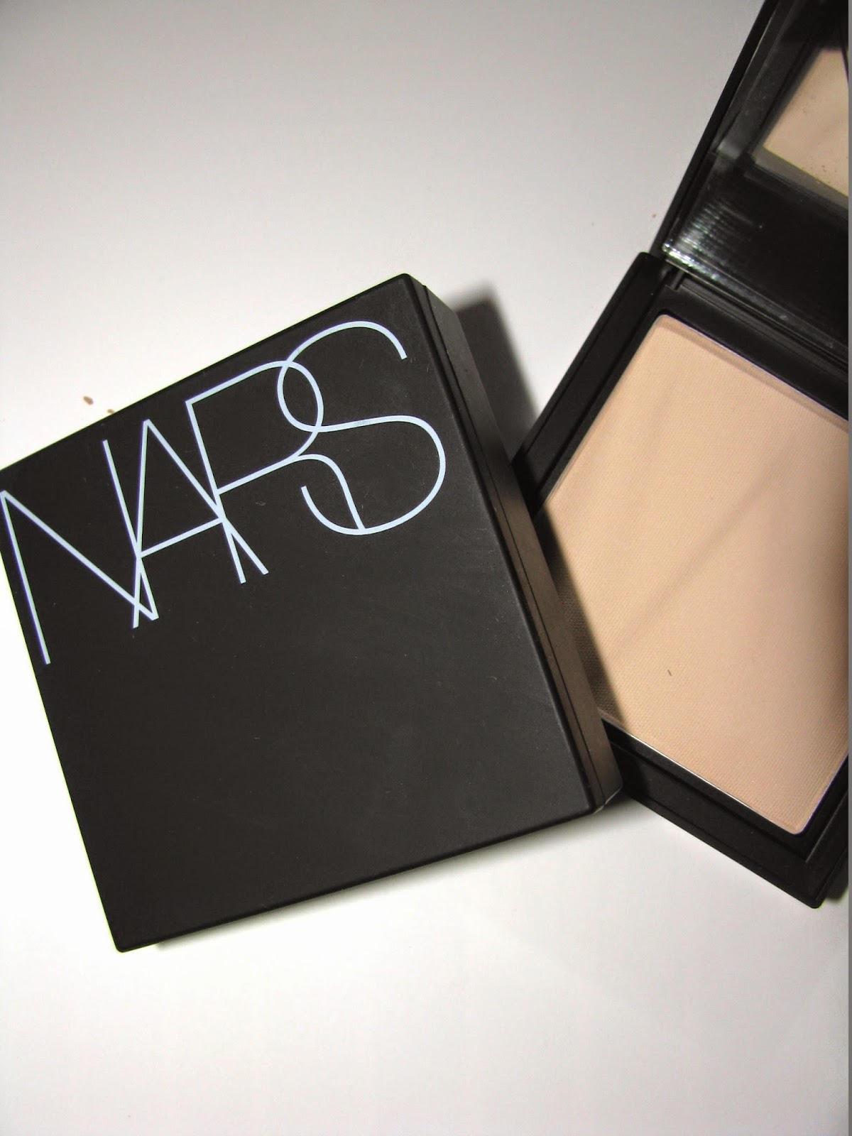 The Beauty Alchemist NARS All Day Luminous Powder Foundation SPF 24