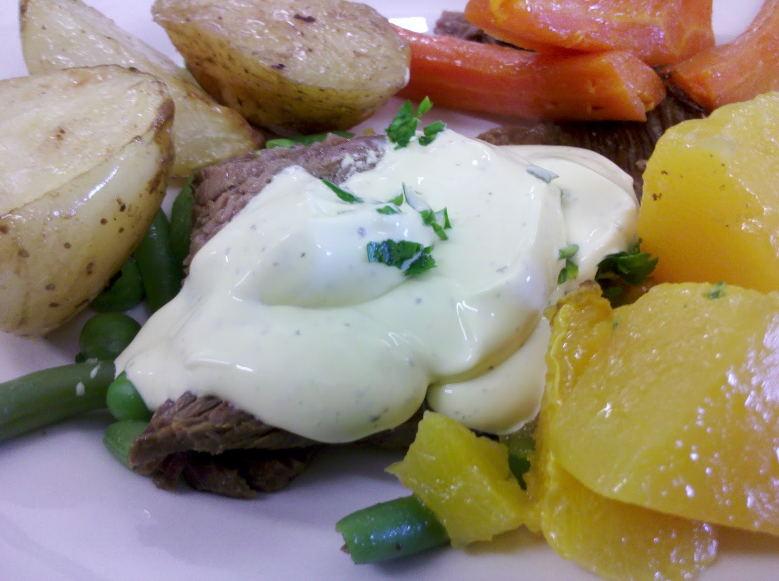 Overnight Roast Beef, Roast Vegetables & Green Beans with Bearnaise ywamperthkitchen