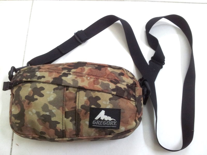 c a p t a i n s t o r e VINTAGE GREGORY SLING BAG MADE IN USA (ALL