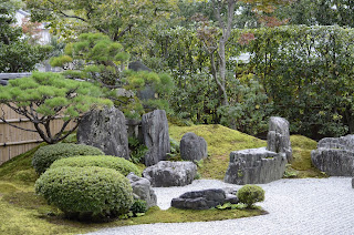 Robert Ketchell's blog: Space In The Japanese Garden