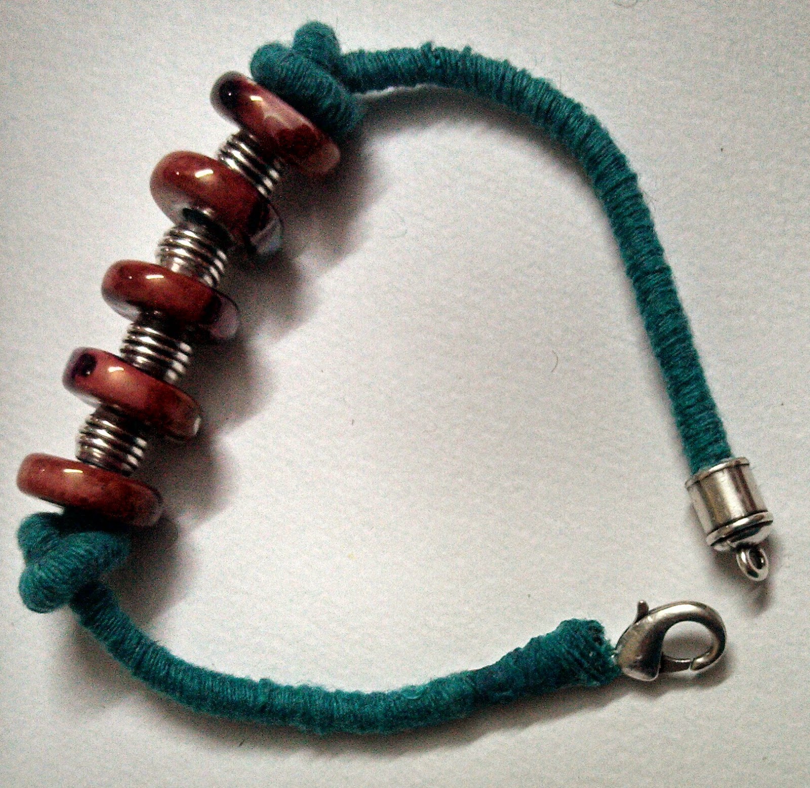 http://creativekhadija.com/2014/04/make-ceramic-beads-bracelet/
