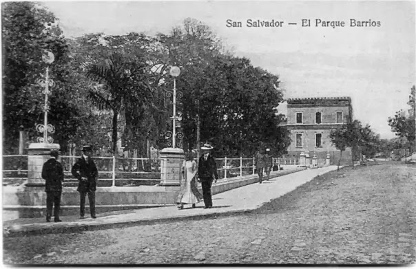 Damas y caballeros en el parque, hoy deambulan ladrones y prostitutas