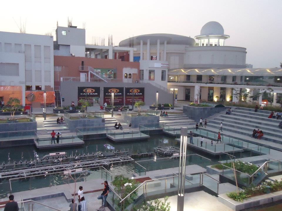 Indian Real Estate Amanora Park Town, Hadapsar, Pune