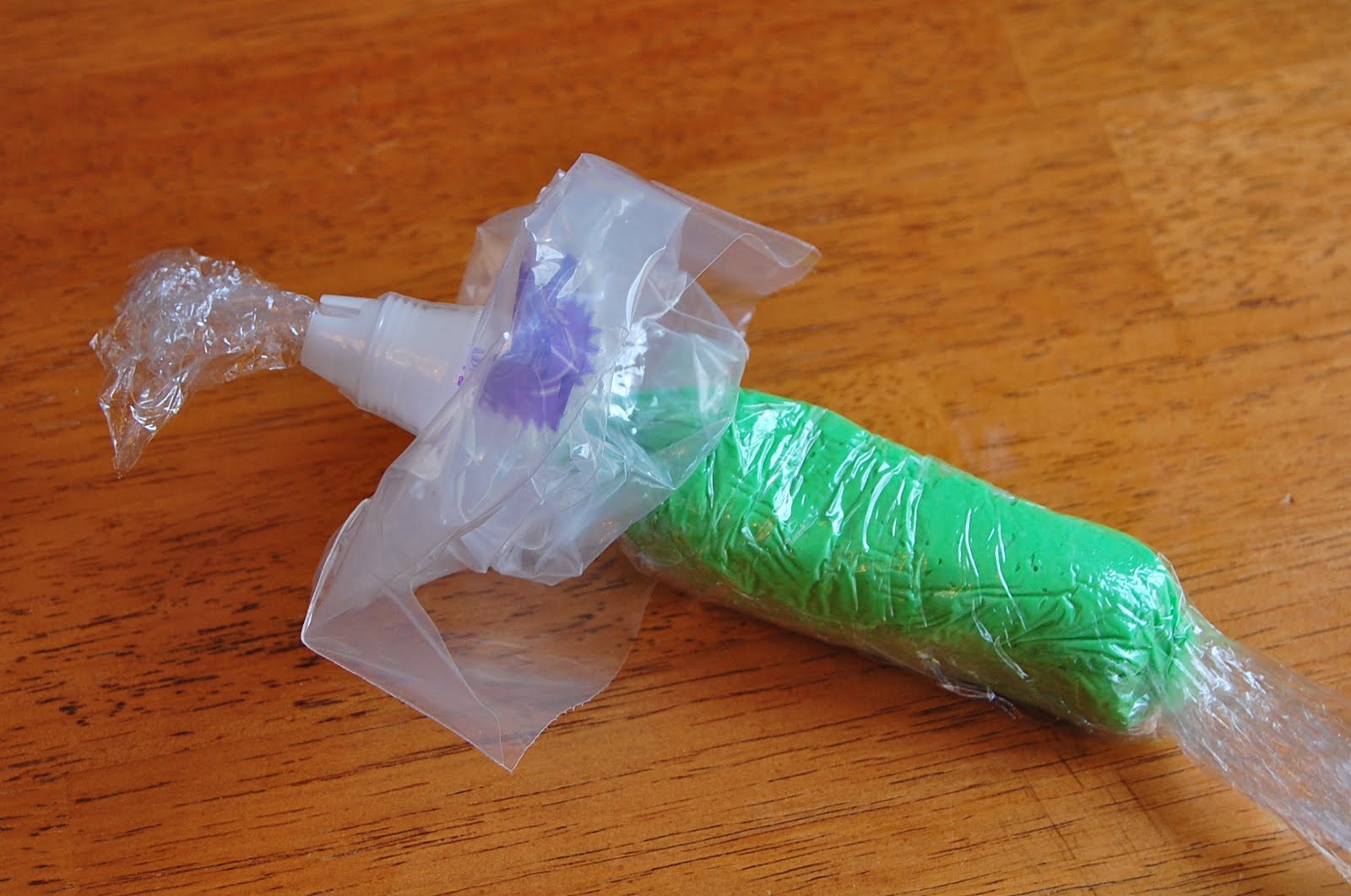 Chef Mommy Tip The Best Tip EVER for filling a pastry bag!!