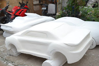 <img alt='Mobil Putih Dari Styrofoam' src='https://www.facebook.com/media/set/?set=a.649463705159726.1073741896.368018793304220&type=3' title='Dekorasi Styrofoam 3D'/>