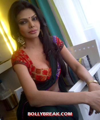 Sherlyn in a traditional outfit - (4) - Sherlyn Chopra most popular Twitter photos