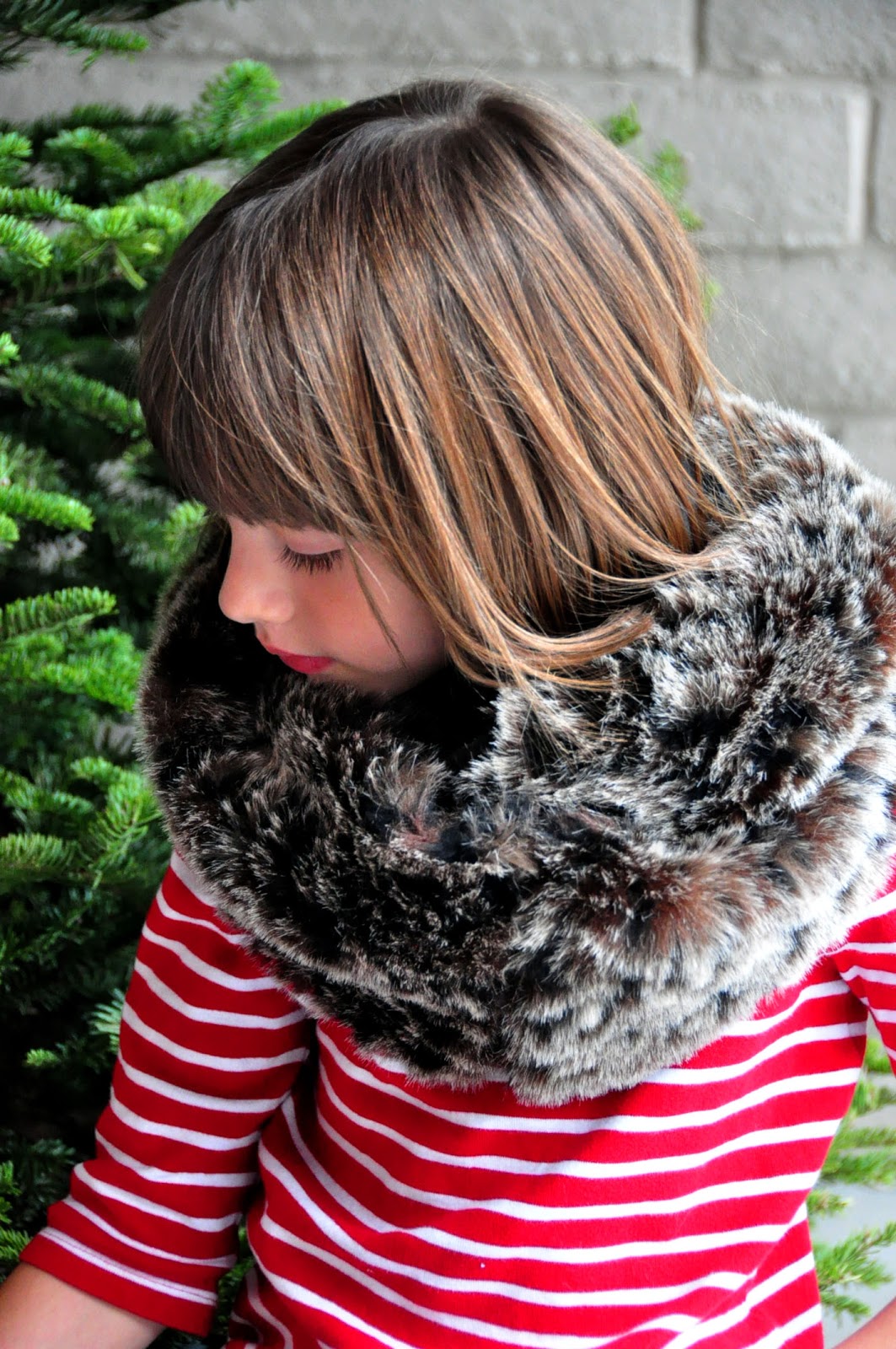 Aesthetic Nest Sewing Faux Fur Infinity Scarf for Women (Tutorial)