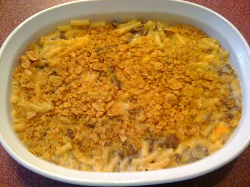 Sweet Tea and Cornbread Cheeseburger Macaroni Bake!