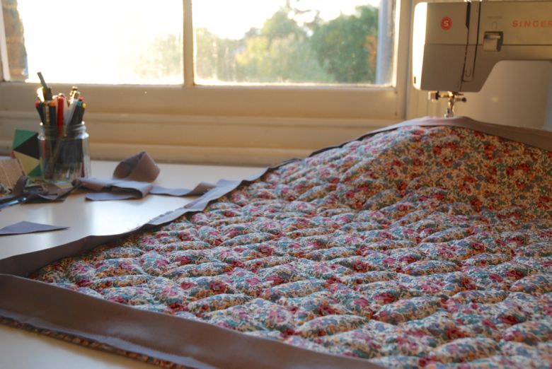 weald UK adventures diy baby... the handstitched circle quilt