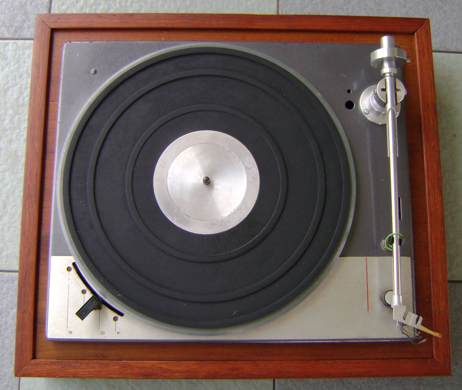 KINTA VALLEY AUDIO Lenco L75 turntable ( Used ) Sold