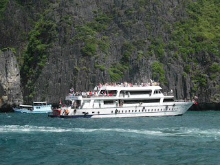 http://www.amicidiphuket.it/foto/escu/images/phiphi%20(5)_JPG.jpg