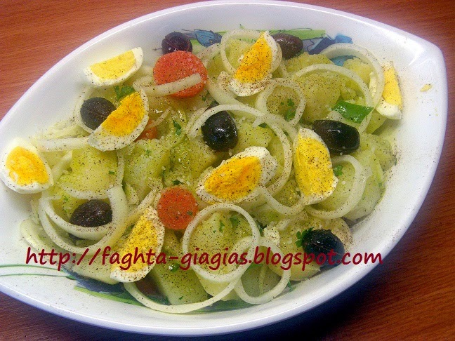 Τα φαγητά της γιαγιάς - Κλασική πατατοσαλάτα Τα φαγητά της γιαγιάς - Κλασική πατατοσαλάτα