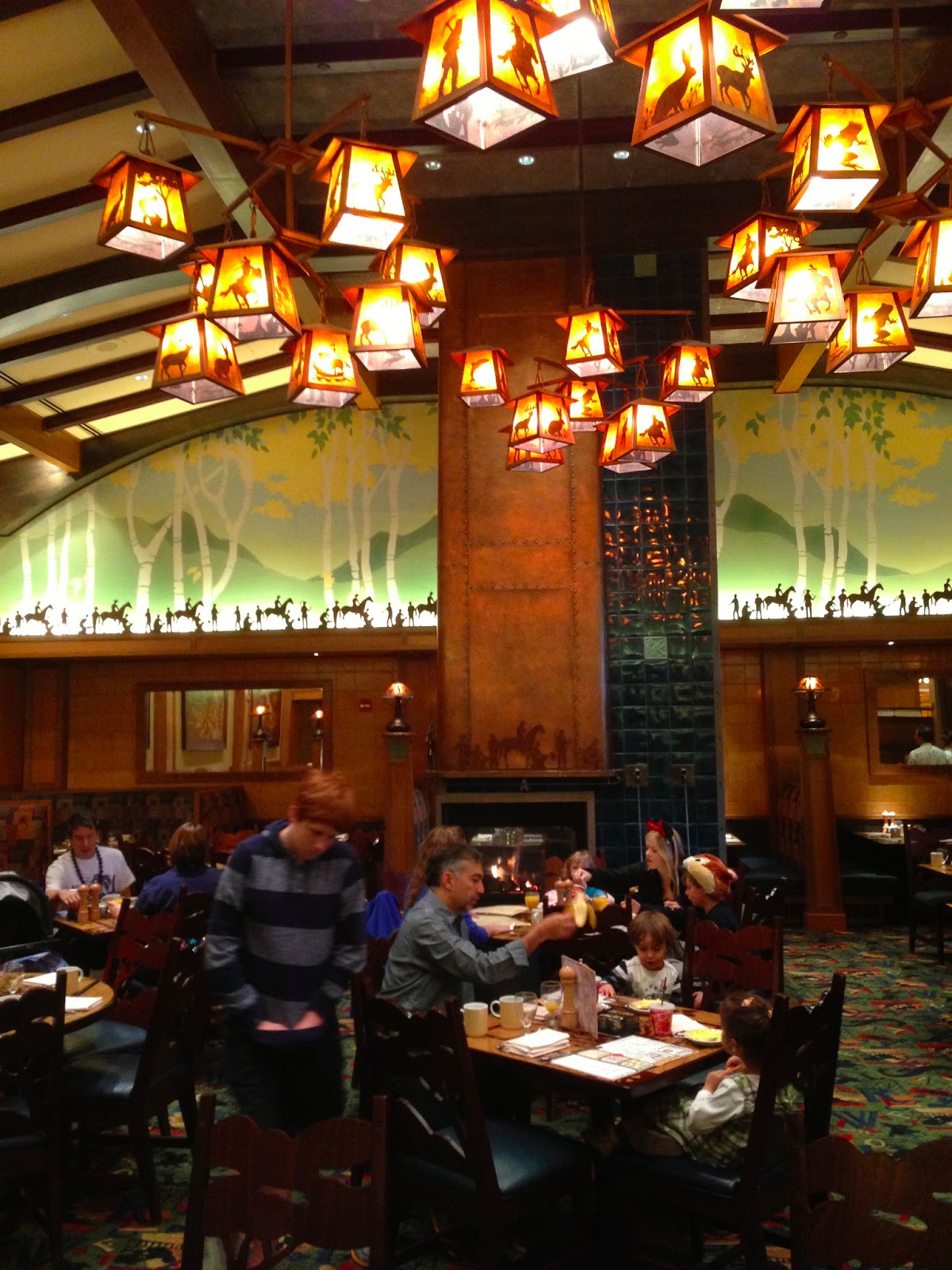 A Review of Breakfast at Storyteller's Cafe at Disneyland - Tips from