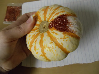 DIY: Glitter up Pumpkins! 2