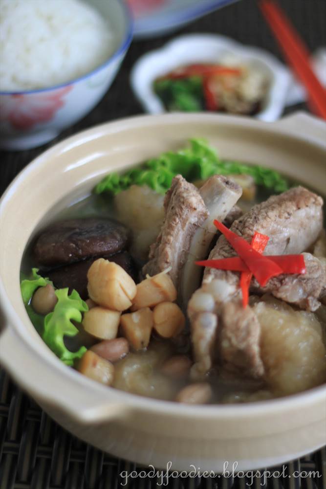 GoodyFoodies: Recipe: Chinese pork ribs stew with fish maw, mushroom ...