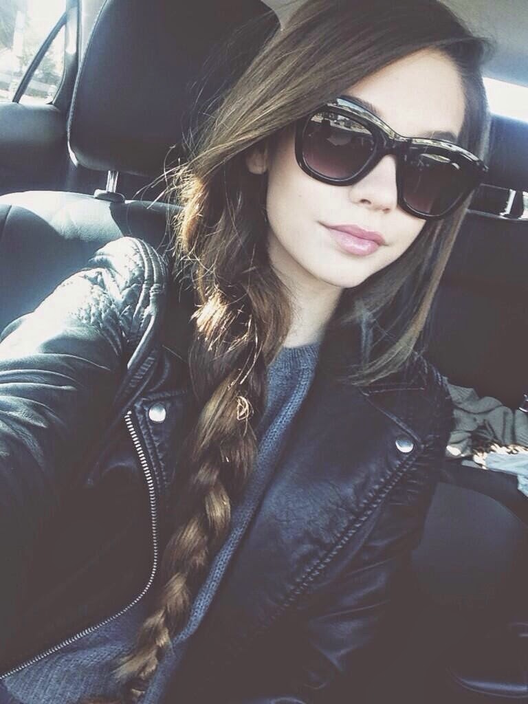 5 Best women car Selfies Mitsubishi 2