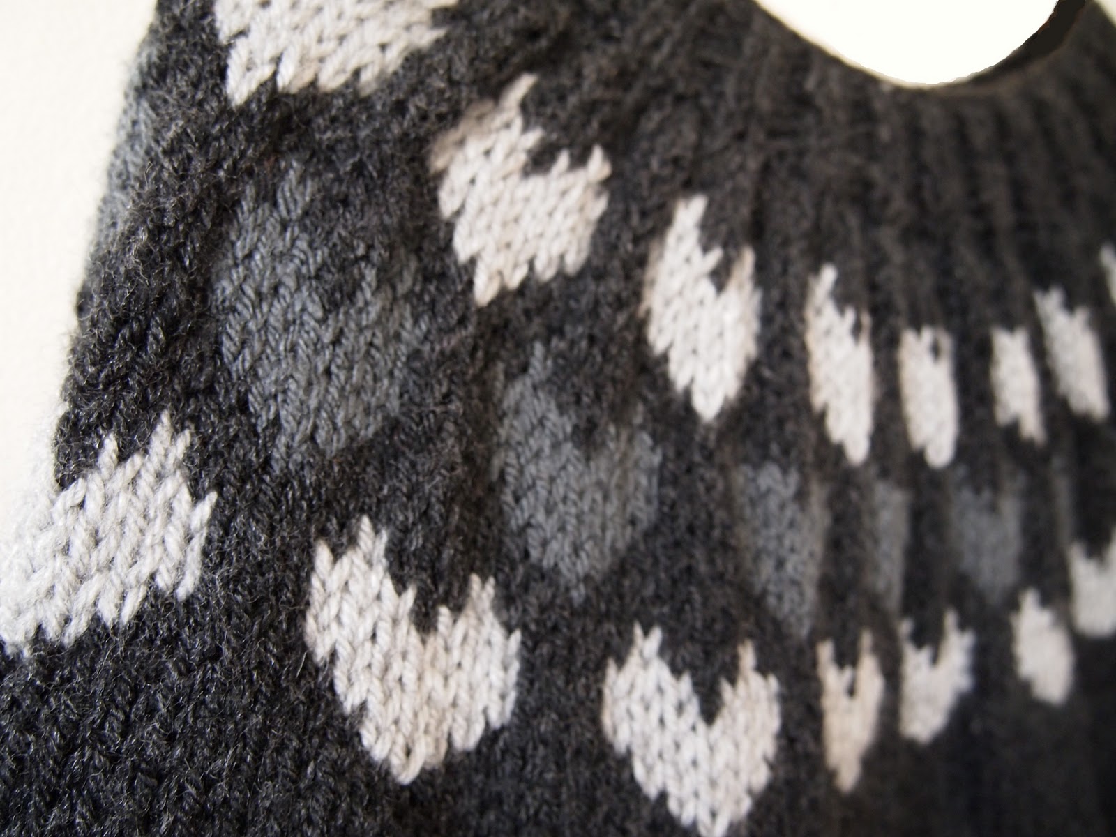 Things by Clear KNITTING Heart Sweater