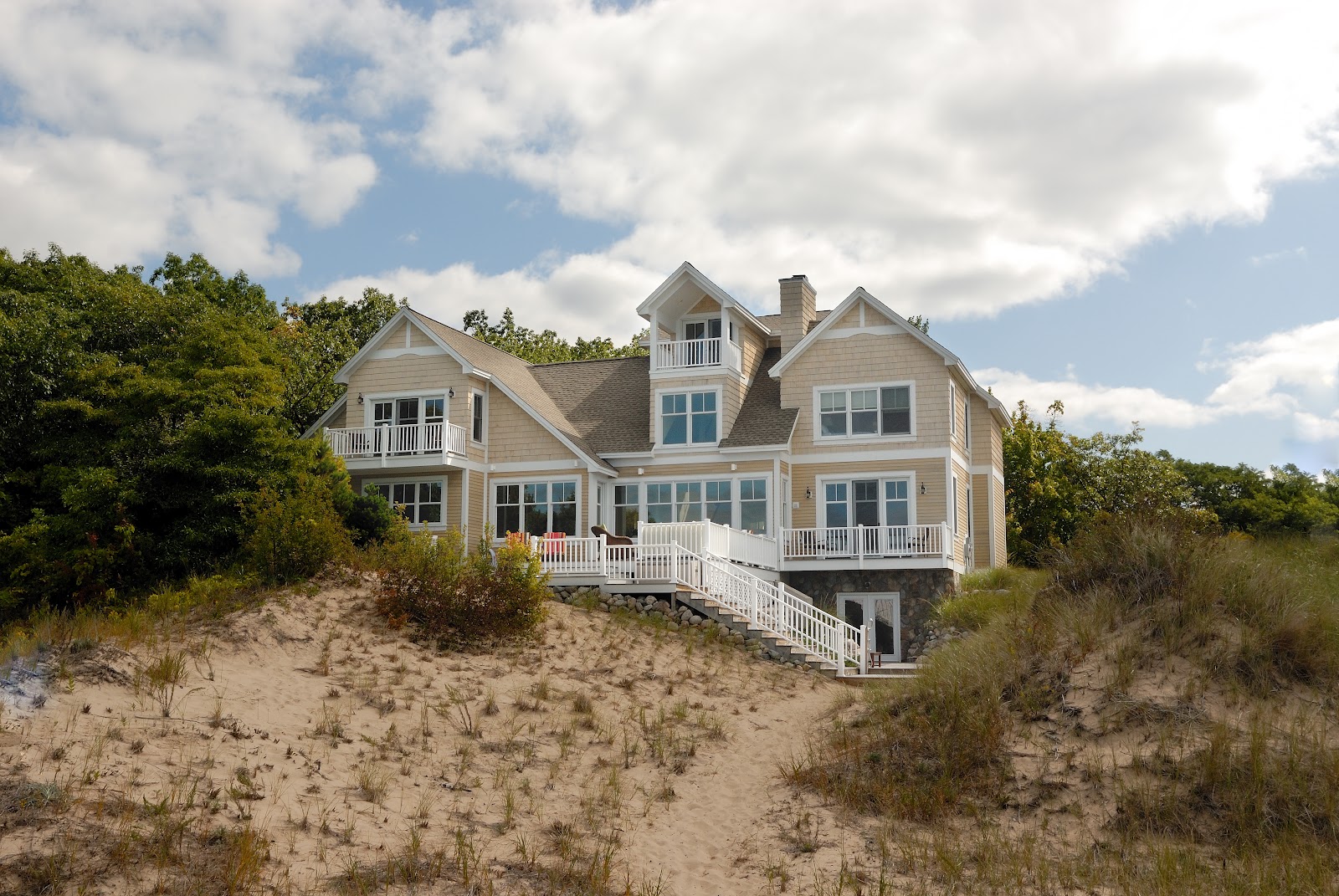 WaterfrontLuxuryHomes 332 Dunes Dr Manistee, MI 49660