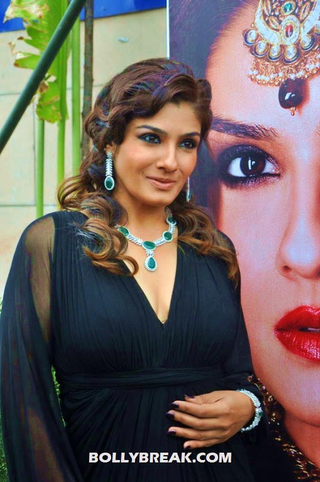 Raveena Tandon in black dress Raveena Tandon in black dress - Raveena Tandon in Black Dress Latest Pics 2012