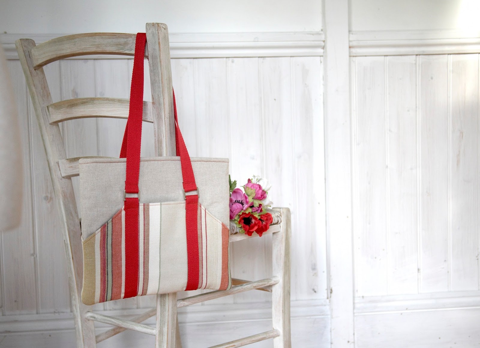 How to Sew a Zipped Tote Bag by Debbie Shore 