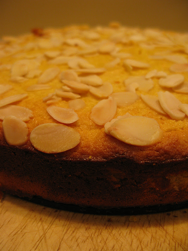 Cake apéro au gruyère et au chorizo - Josée di Stasio