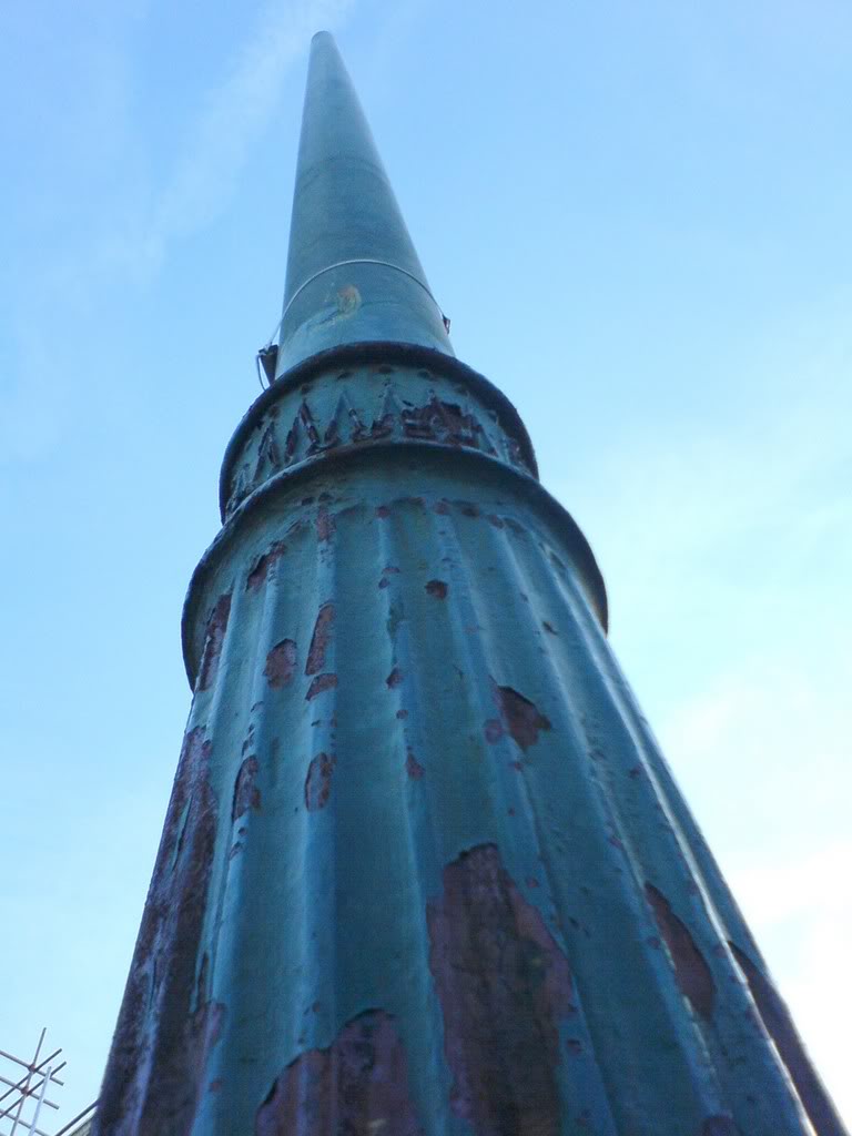 London's Stink Pipes Fred King among Stinkpipes