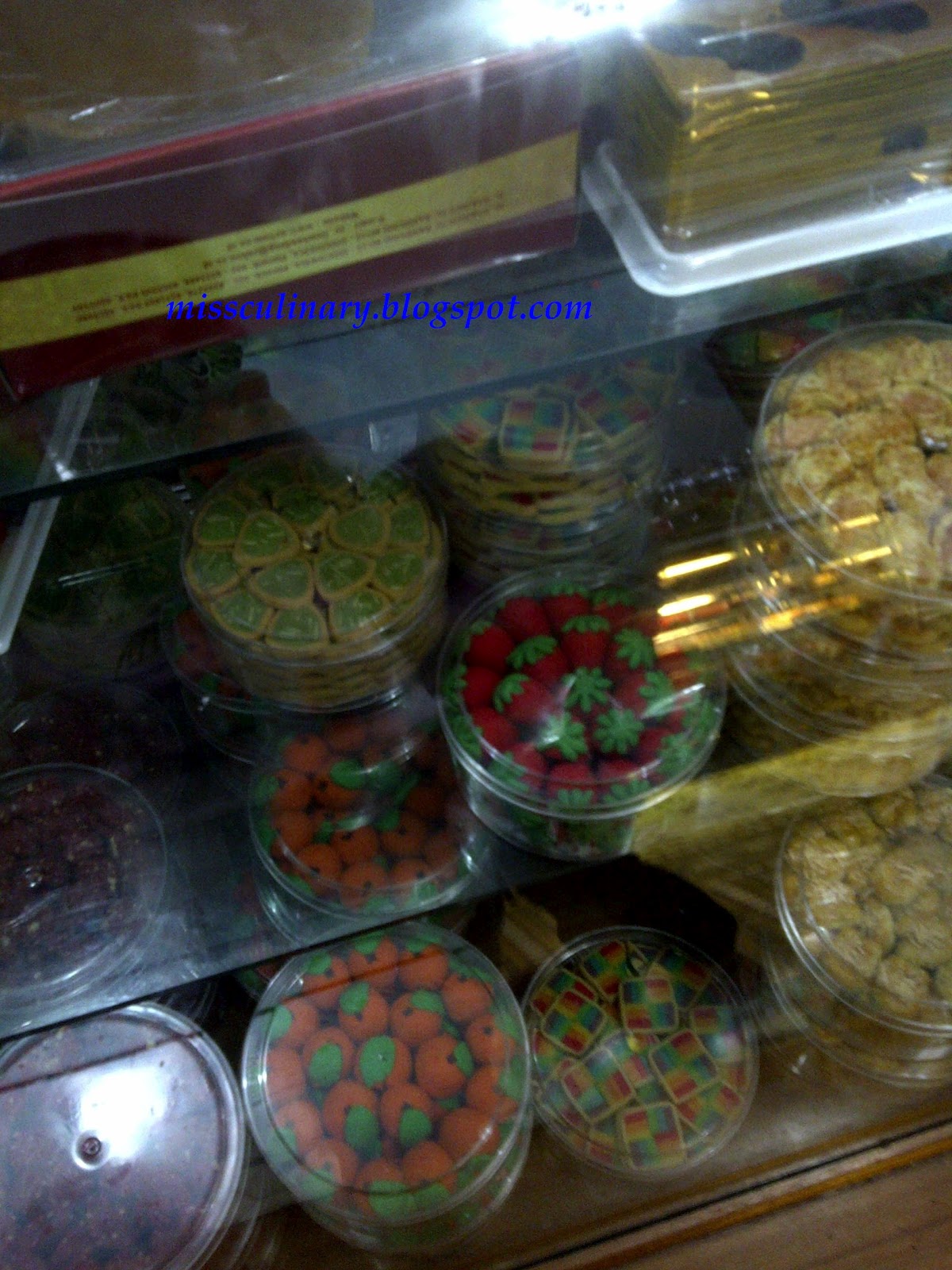 Toko Kue Ny. Liem Image 3