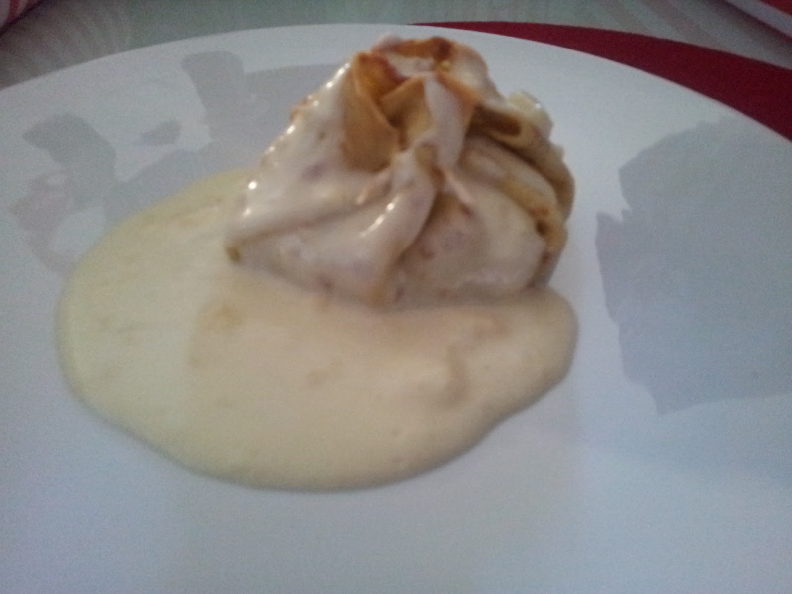 Sacchetti di crepes con patate e porcini nella "fonduta" Cucino... ma